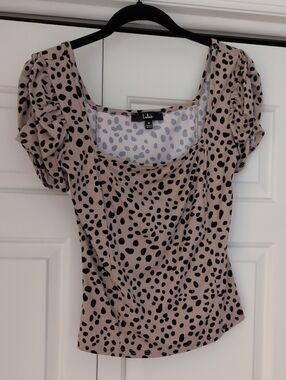 NEW Lulu's Beige & Black Print Puff Sleeve Scoop Top - Med